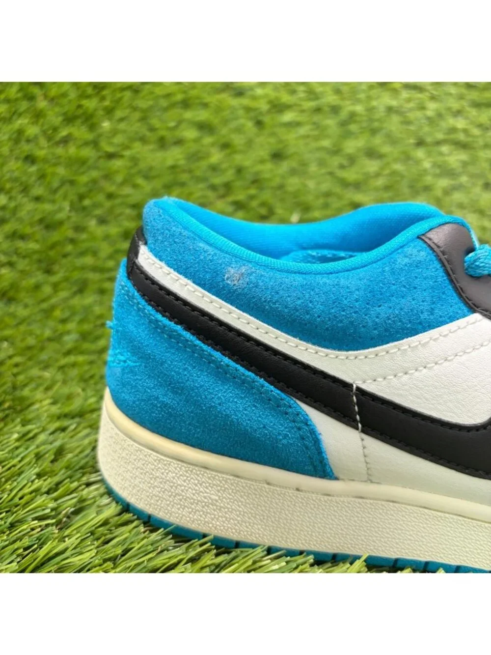 Nike Air Jordan 1 Low SE Boys Size 6.5Y White Blue Black Athletic Shoes Sneakers